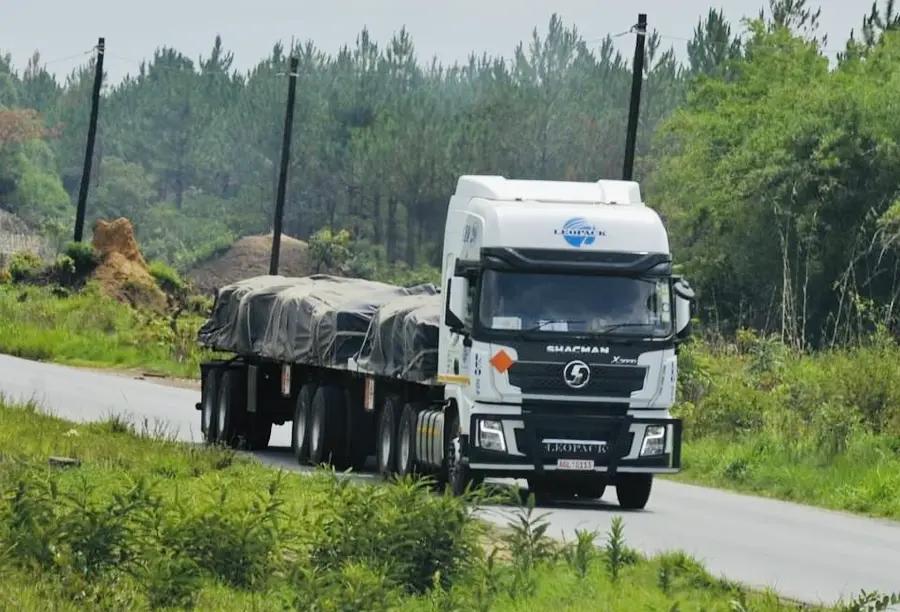 Shacman X5000 460hp 6×4 Tractor Head-6